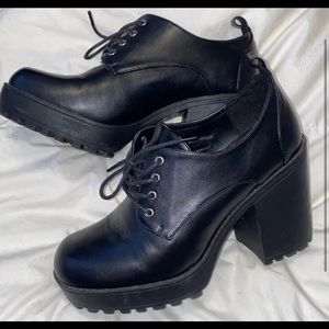 Torrid Size 10 Y2K Fashion 90s Block Heel Oxford